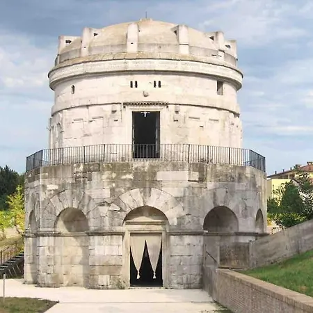 A Casa Di Lorena - Your In The Center Lejlighed Ravenna